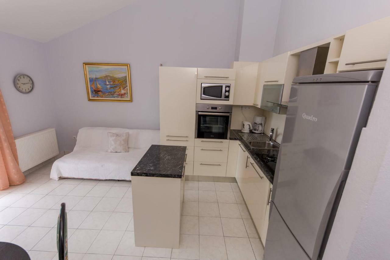 Apartments Mateo Trogir Exterior photo